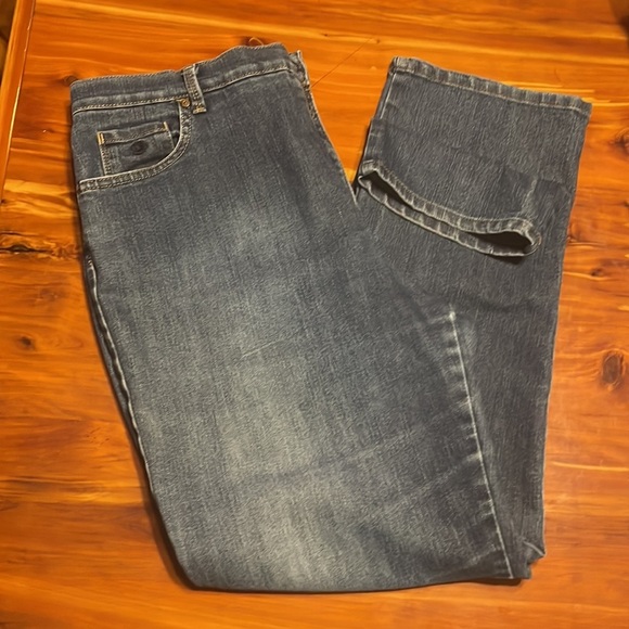 Size 14 Gloria Vanderbilt Amanda boot cut medium wash blue denim jeans - Picture 4 of 16